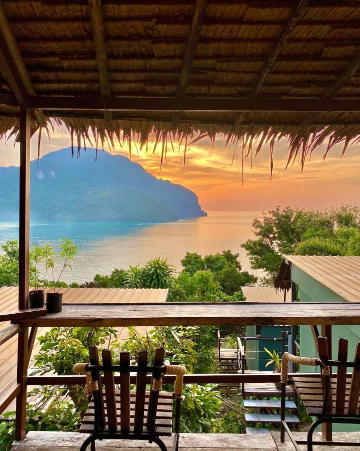 Phi Phi Sea Sky Resort Екстериор снимка