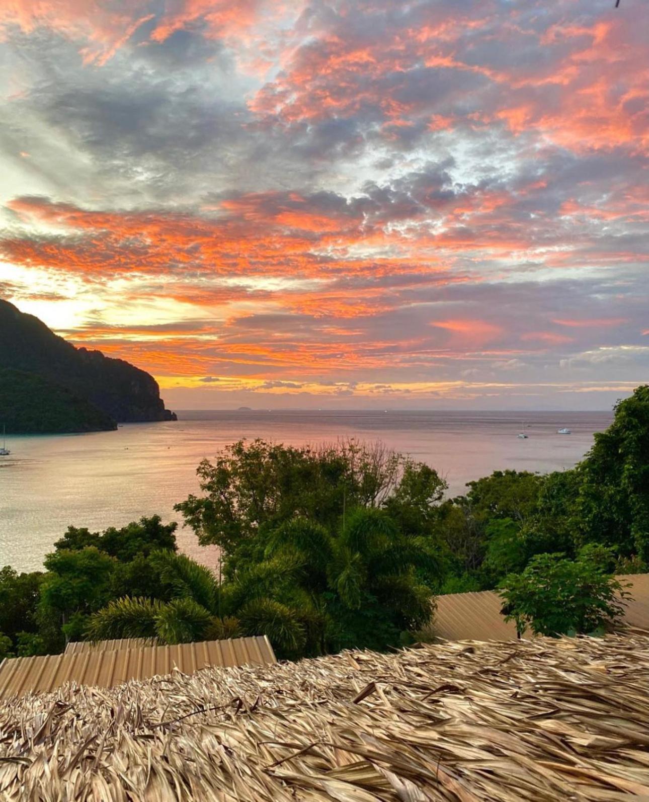 Phi Phi Sea Sky Resort Екстериор снимка